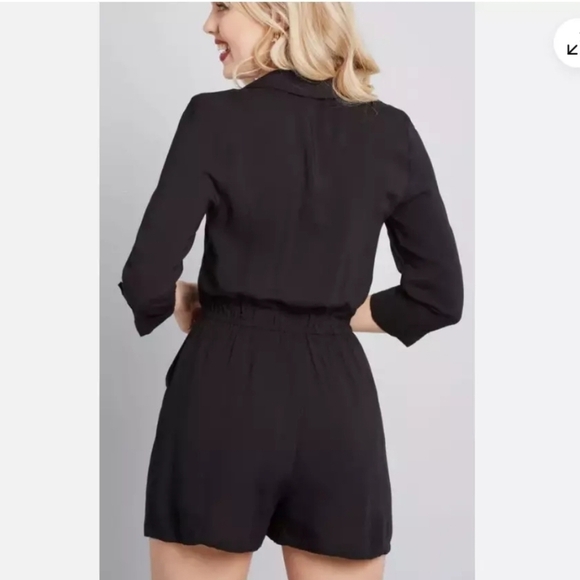 Modcloth Womens Black So Field With Joy Roll Tab Sleeve Romper-Size L - Picture 2 of 12